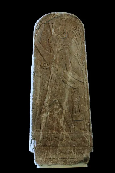 Estela de Baal blandiendo el rayo, de Ugarit