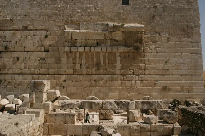 Restos del Arco de Robinson, muro occidental del Templo